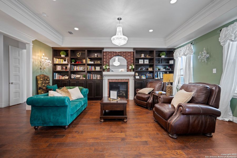Furnished interior view inside a new home in , Kenedy (Image 31).