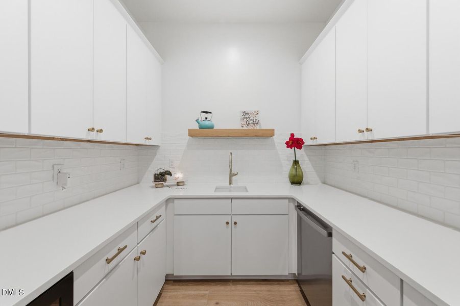 2812 theresa eileen way-28