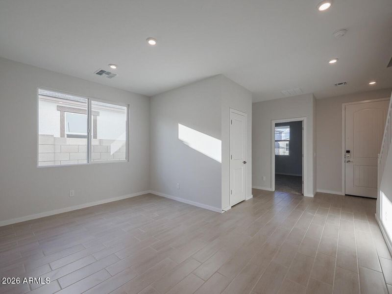 04_Beautiful-2-story-home-for-sale_Surpr