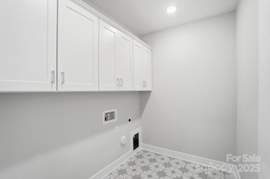 Spacious, unfurnished interior of a new home in Rone Creek, Waxhaw (Image 46).