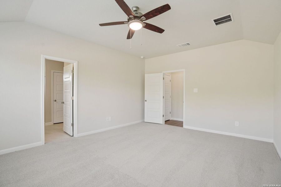 Spacious, unfurnished interior of a new home in Sagebrooke - Premier Series, San Antonio (Image 22).
