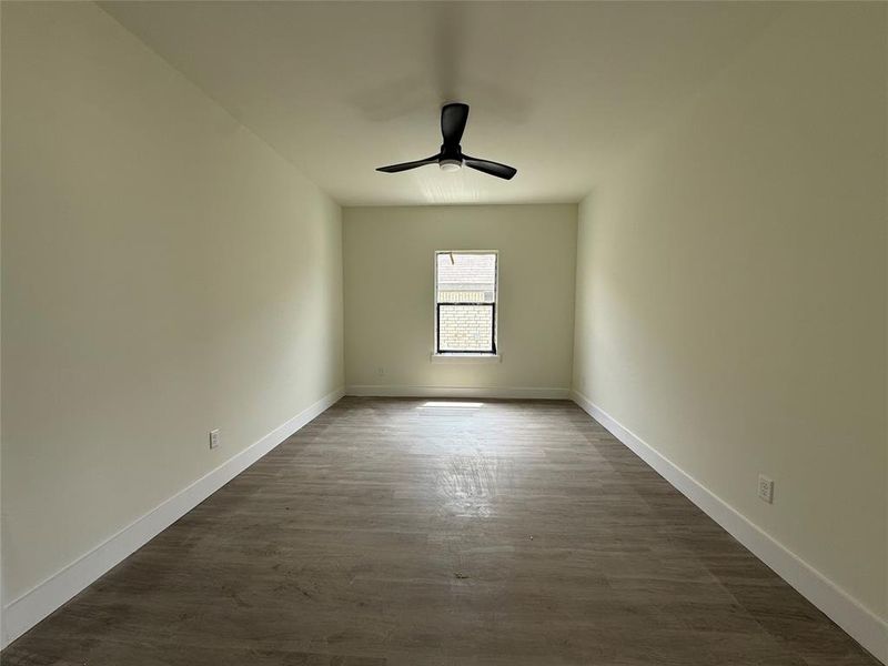 Spacious, unfurnished interior of a new home in Stillwater Lake Estates, Godley (Image 7).