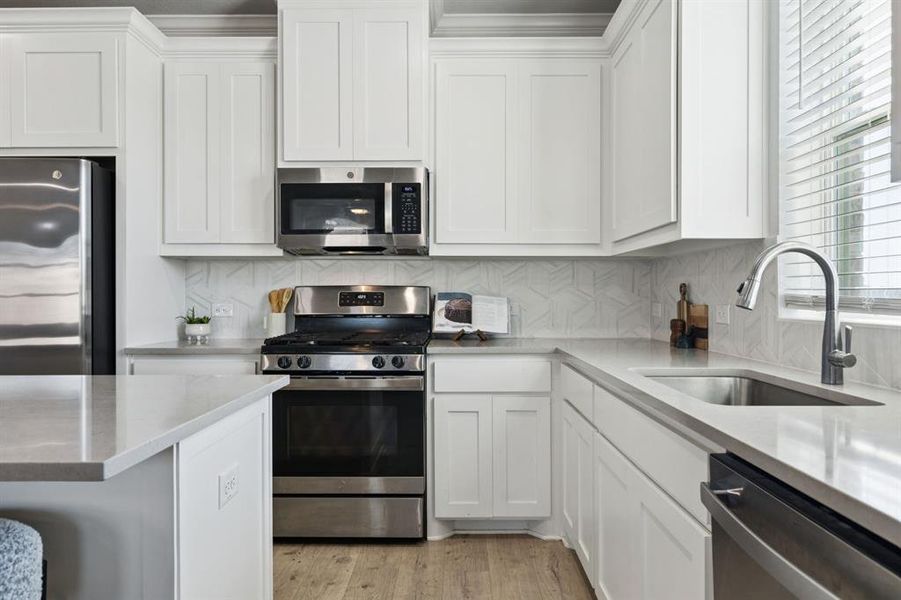 Furnished interior view inside a new home in Lakes of River Trails, Fort Worth (Image 9).