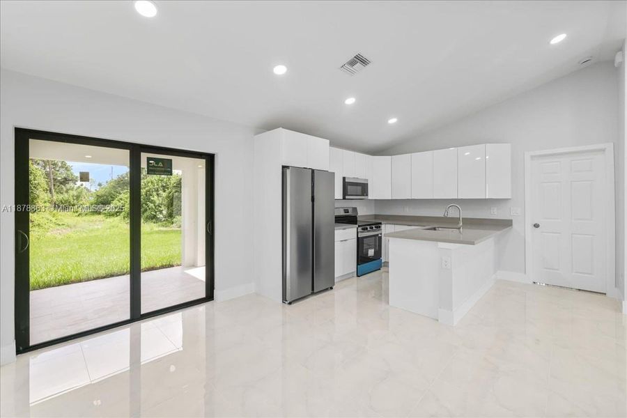 Image 33 of a home in .