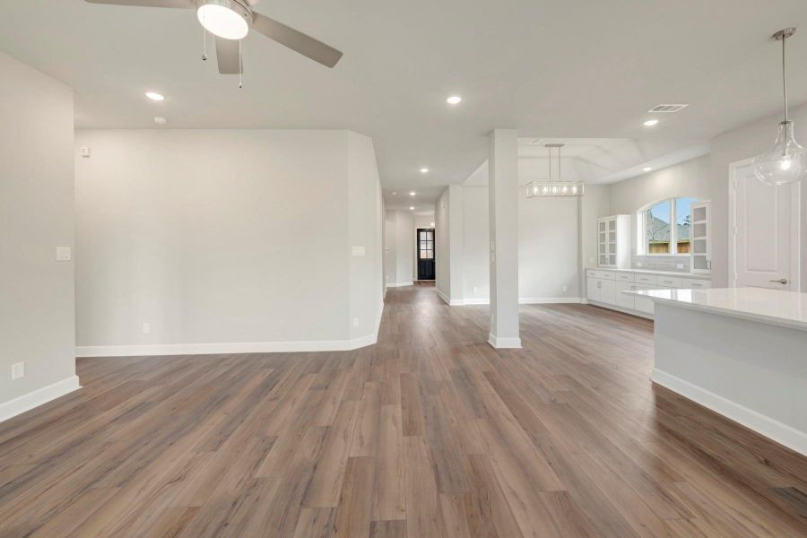 Spacious, unfurnished interior of a new home in Grand Central Park 55' Homesites, Conroe (Image 27). Spacious, unfurnished interior of a new home in Grand Central Park 55' Homesites, Conroe (Image 27).