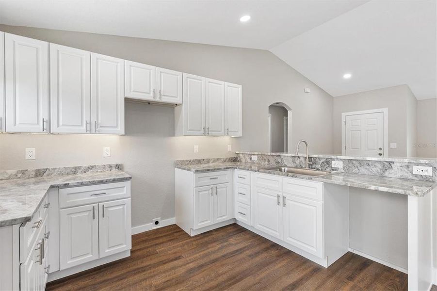 Furnished interior view inside a new home in , Ocklawaha (Image 8).
