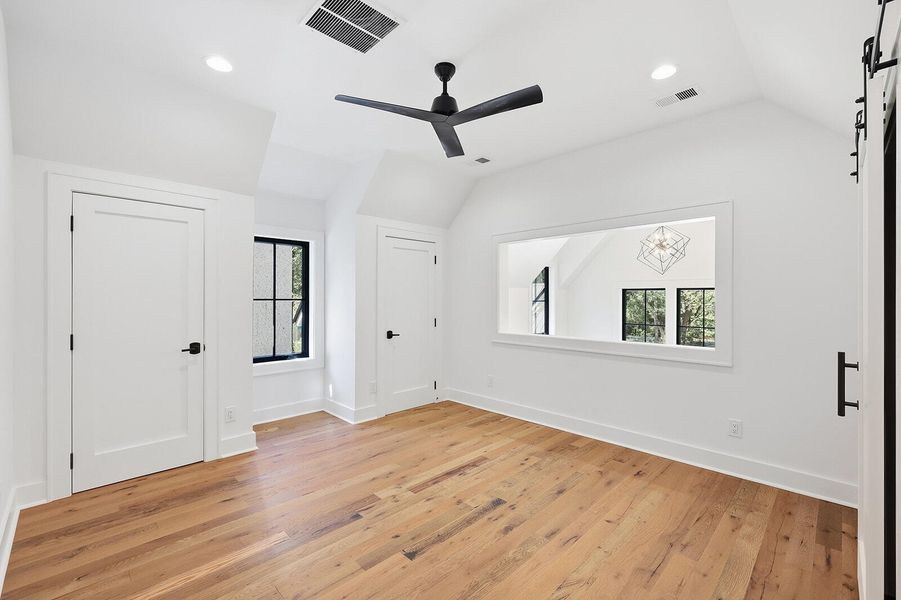 Spacious, unfurnished interior of a new home in , Seabrook (Image 52).