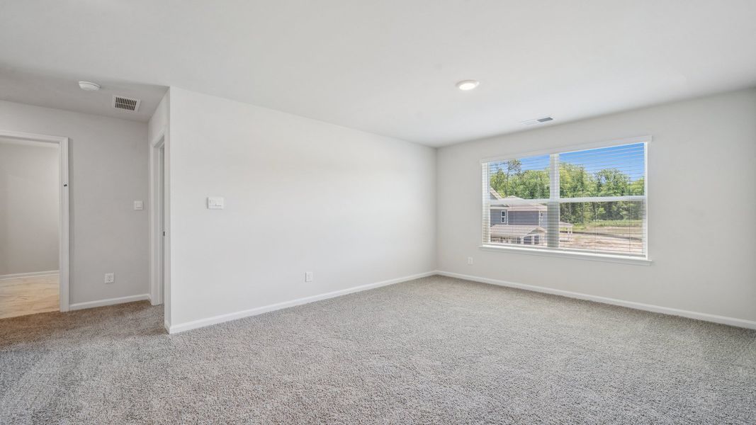 Spacious, unfurnished interior of a new home in Tooley Harbor, Elizabeth City (Image 23).