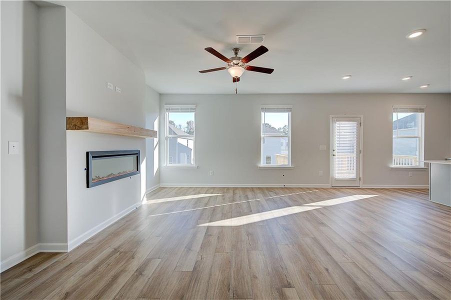 Spacious, unfurnished interior of a new home in Enclave at Evergreen, Fairburn (Image 15). Spacious, unfurnished interior of a new home in Enclave at Evergreen, Fairburn (Image 15).