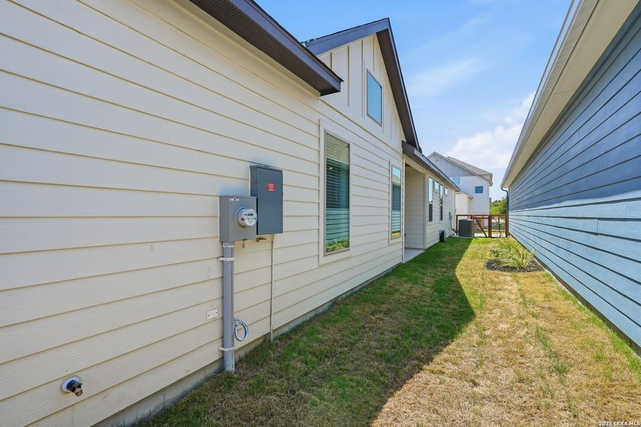 Exterior details and patio area of a home in The Crossvine, Schertz (Image 27).