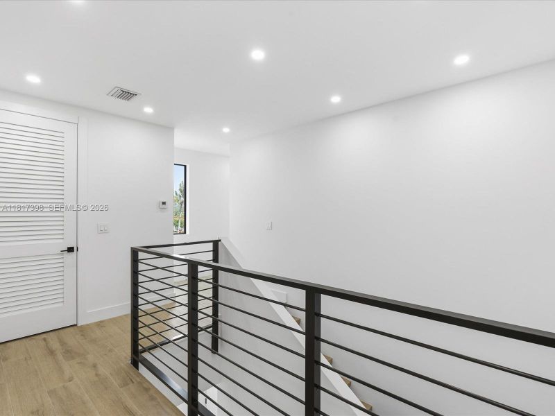Spacious, unfurnished interior of a new home in , Miami (Image 25).