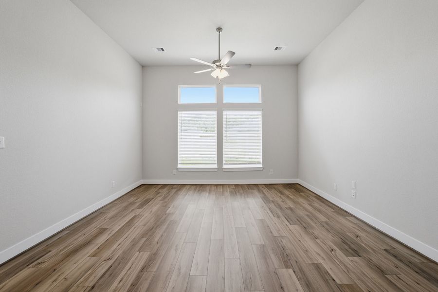 Spacious, unfurnished interior of a new home in Pecan Estates, Crosby (Image 29).