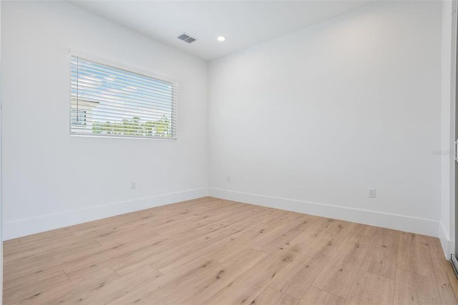 Spacious, unfurnished interior of a new home in , Montverde (Image 44).
