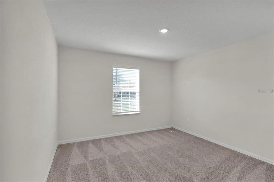 Spacious, unfurnished interior of a new home in , Ocala (Image 12).