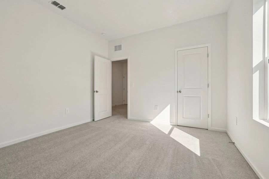 Representative unfurnished interior of a home built from the Equinox by Starlight Homes in Brookewater at Crossprairie, St. Cloud (Image 20).