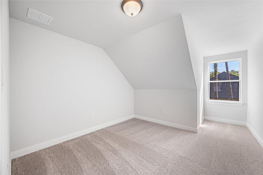 Spacious, unfurnished interior of a new home in Encino Estates, Dayton (Image 23).