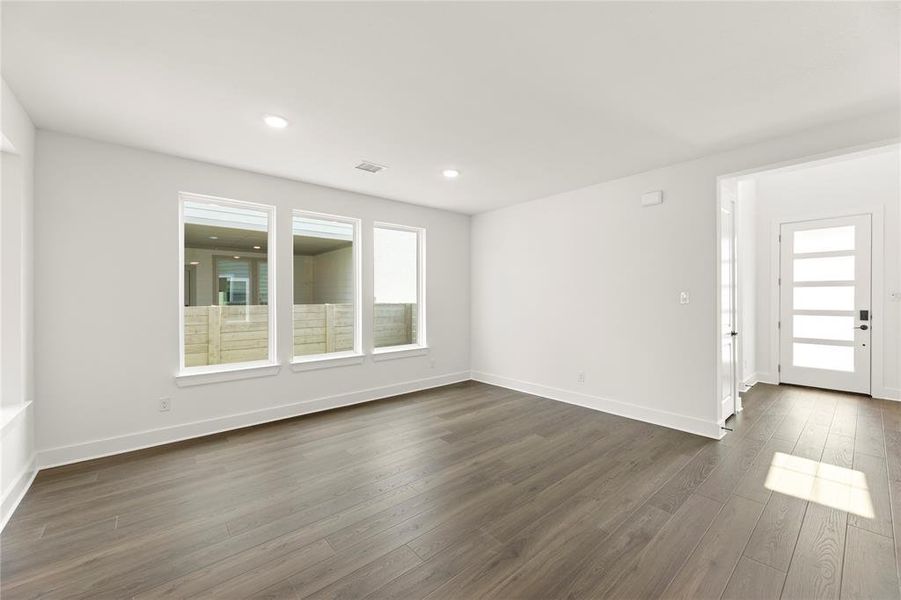 06. 3116 Lenten - Dining (2) 06. 3116 Lenten - Dining (2)