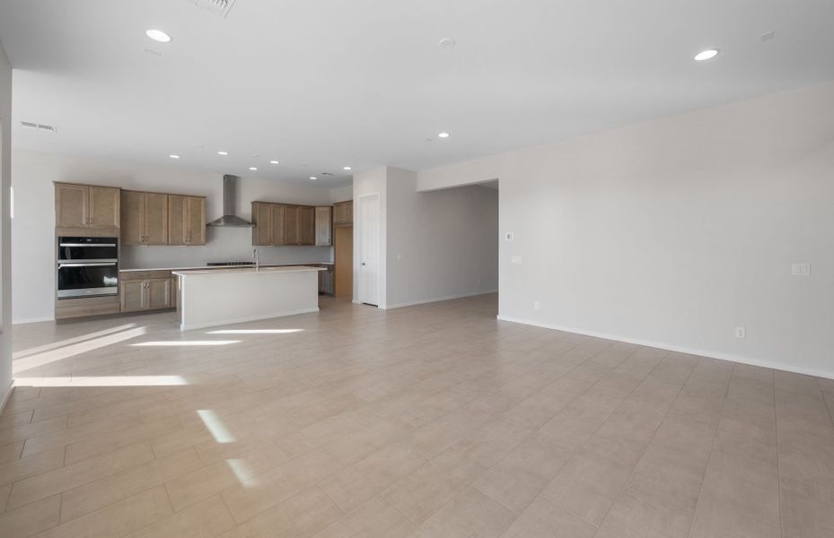 Spacious, unfurnished interior of a new home in Soleo, San Tan Valley (Image 21).