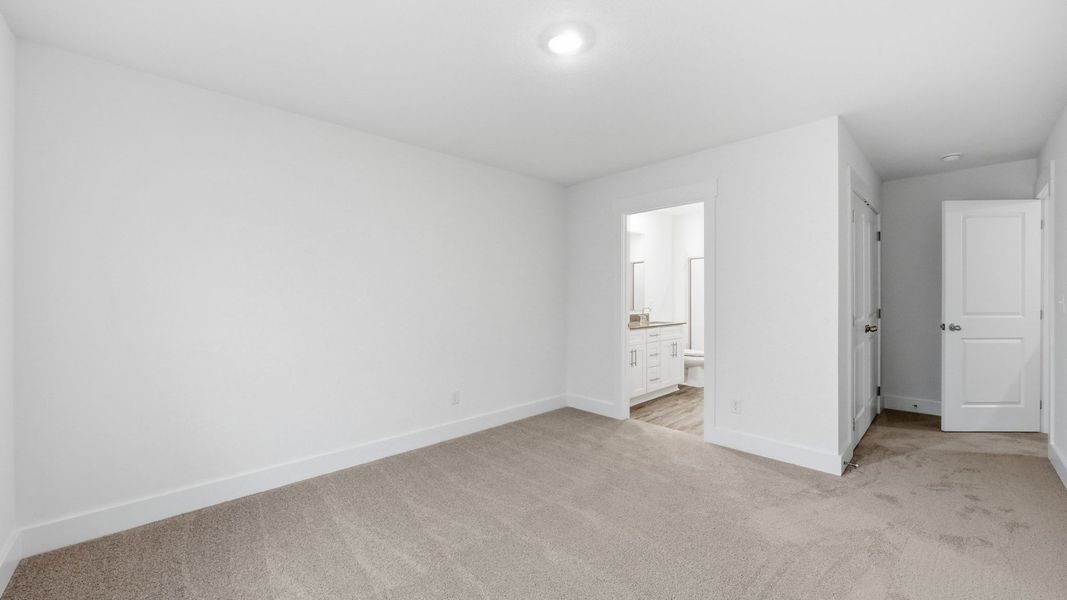 Spacious, unfurnished interior of a new home in Fieldcrest Acres Townhomes, Blountville (Image 16).