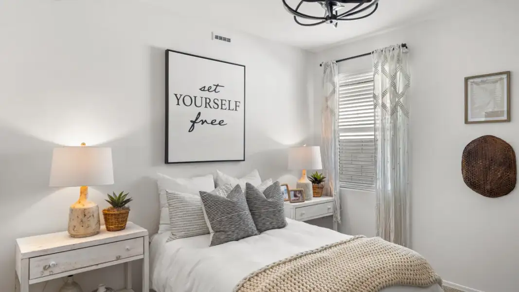 Furnished interior view inside a new home in Rio Rancho Estates, Wittmann (Image 9).