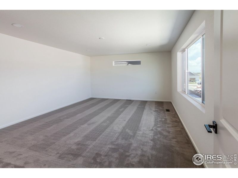 MASTER BEDROOM MASTER BEDROOM