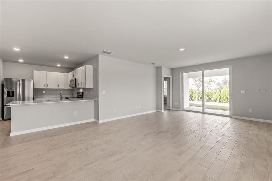 Spacious, unfurnished interior of a new home in Sea Cove, Punta Gorda (Image 11). Spacious, unfurnished interior of a new home in Sea Cove, Punta Gorda (Image 11).