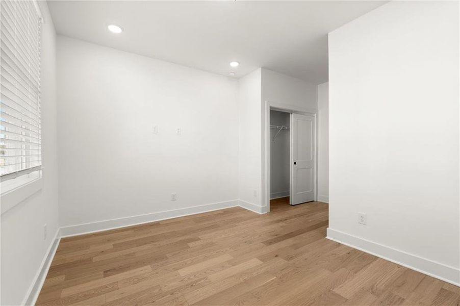 Spacious, unfurnished interior of a new home in The Gathering – Alpharetta, Alpharetta (Image 29). Spacious, unfurnished interior of a new home in The Gathering – Alpharetta, Alpharetta (Image 29).