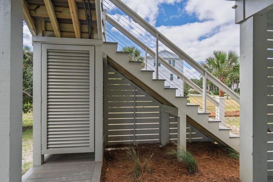 Exterior details and patio area of a home in , Edisto Beach (Image 42).