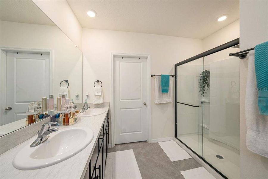 Furnished interior view inside a new home in , Wesley Chapel (Image 16).