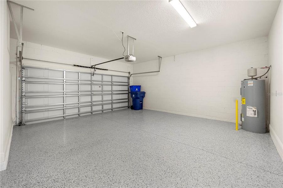 Spacious, unfurnished interior of a new home in , Groveland (Image 49).