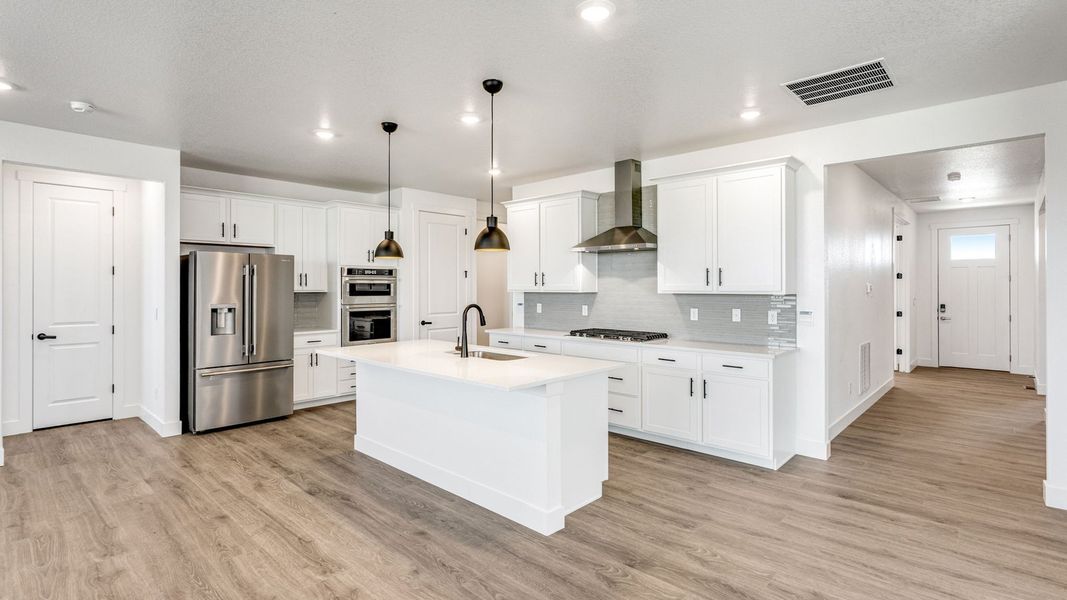Furnished interior view inside a new home in Vantage, Berthoud (Image 7).