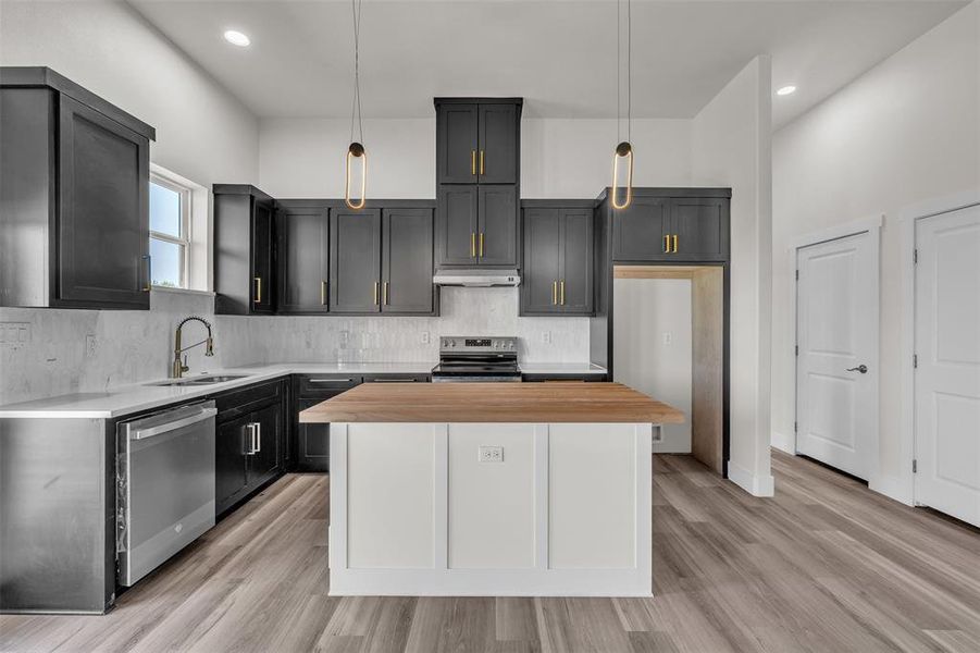 Furnished interior view inside a new home in , Rio Vista (Image 8).