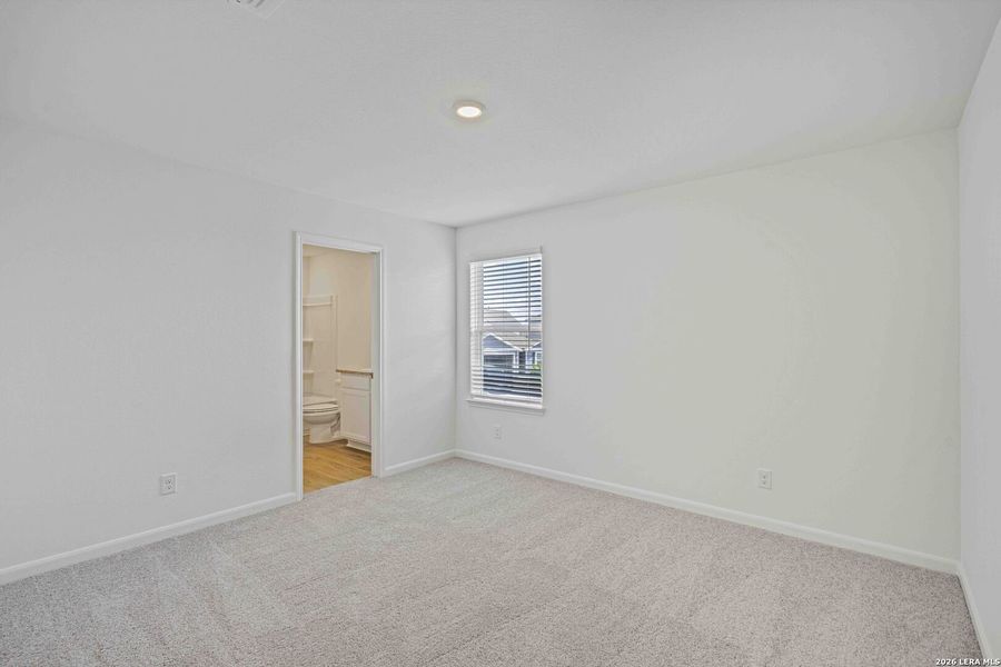 Spacious, unfurnished interior of a new home in , San Antonio (Image 18).