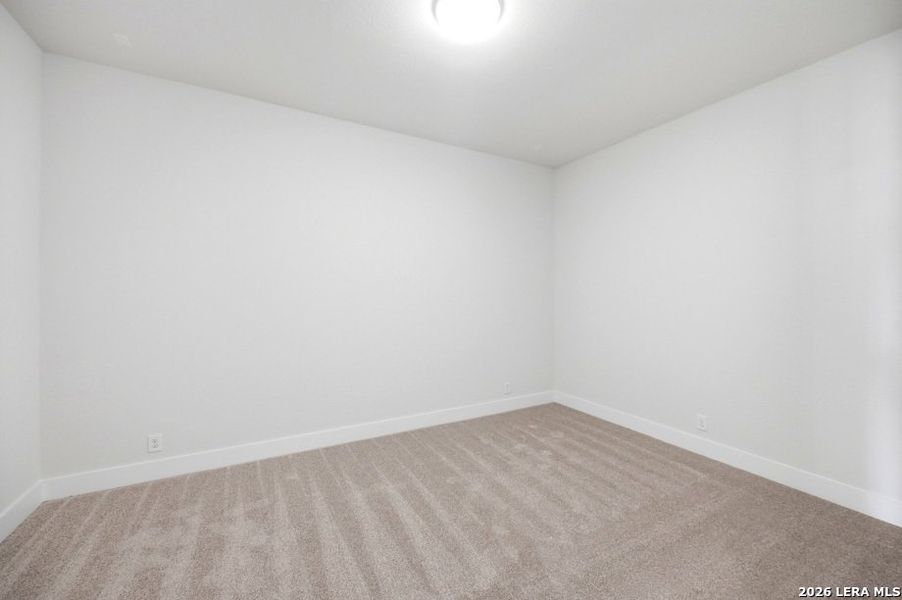 Spacious, unfurnished interior of a new home in Briggs Ranch, San Antonio (Image 26).