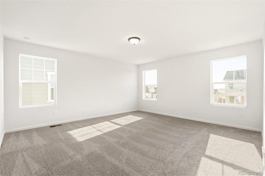 Spacious, unfurnished interior of a new home in Farmlore, Brighton (Image 34).