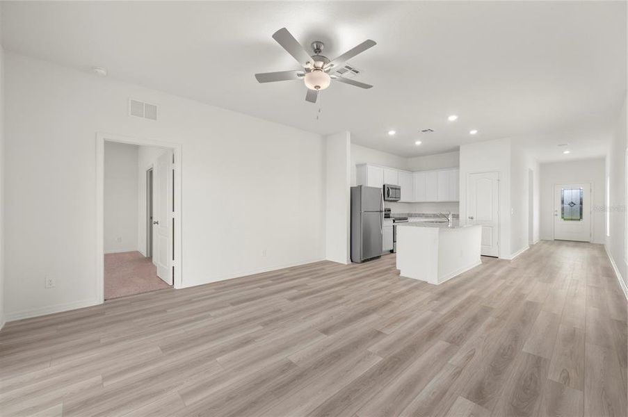 Spacious, unfurnished interior of a new home in Gum Lake Preserve, Lake Alfred (Image 15). Spacious, unfurnished interior of a new home in Gum Lake Preserve, Lake Alfred (Image 15).