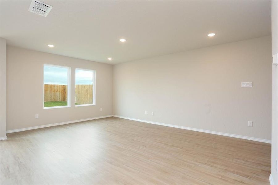 Spacious, unfurnished interior of a new home in Churchill 40s, Anna (Image 21). Spacious, unfurnished interior of a new home in Churchill 40s, Anna (Image 21).