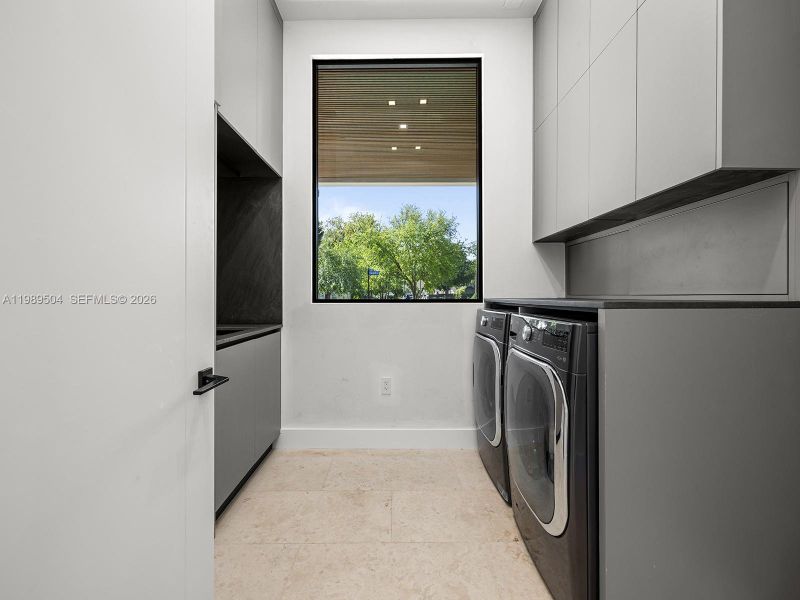 Image 29 of a home in .