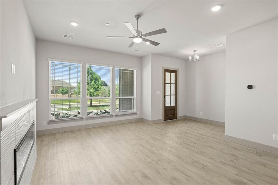 Spacious, unfurnished interior of a new home in , Farmers Branch (Image 24).