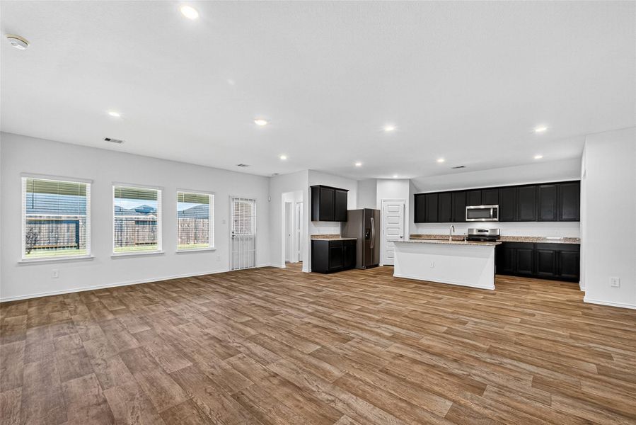 Spacious, unfurnished interior of a new home in Windstone on the Prairie, Richmond (Image 34).