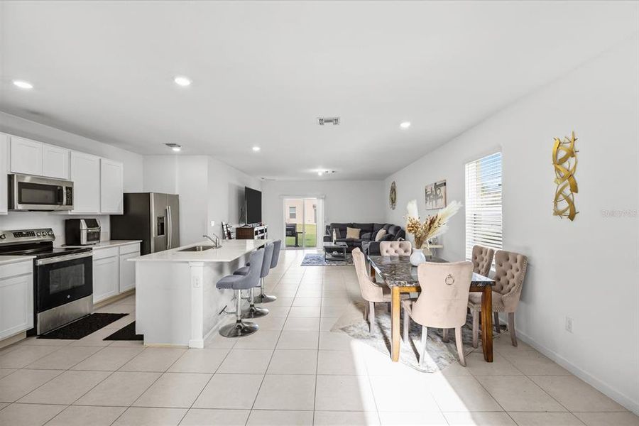 Furnished interior view inside a new home in , Fort Pierce (Image 9).