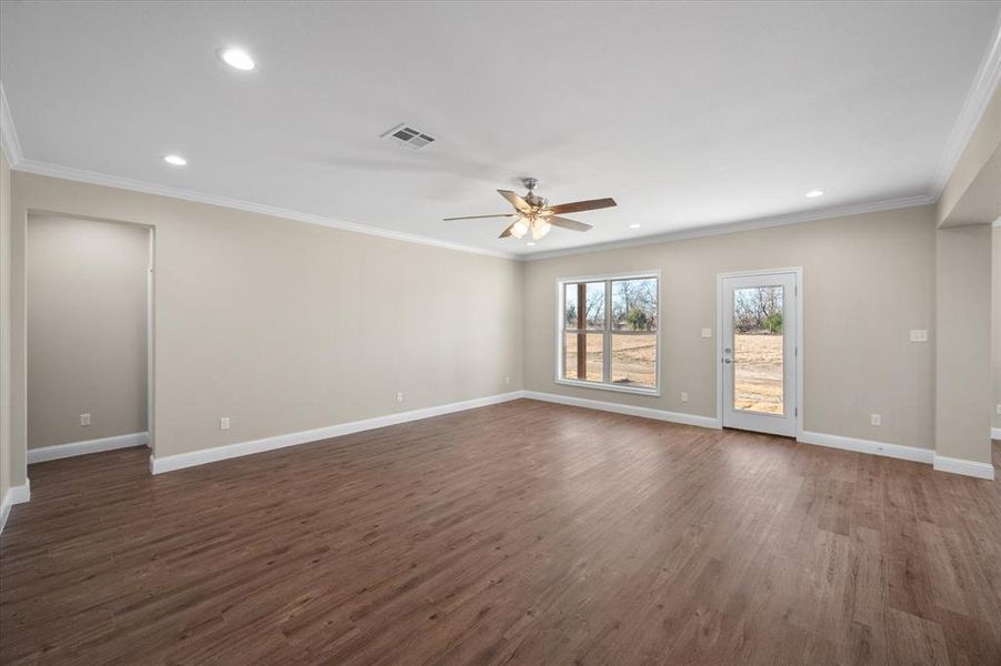 Spacious, unfurnished interior of a new home in , Corsicana (Image 35). Spacious, unfurnished interior of a new home in , Corsicana (Image 35).