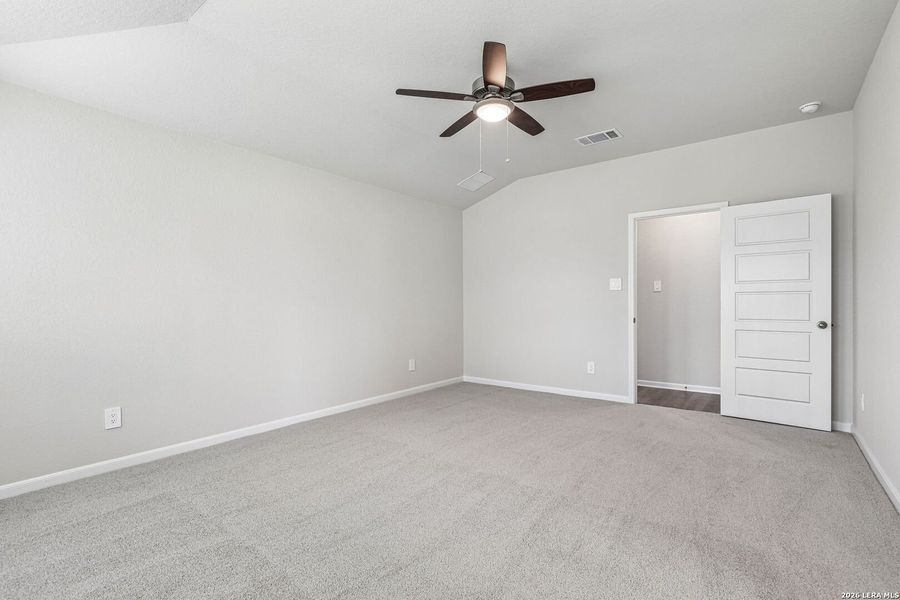 Spacious, unfurnished interior of a new home in Thomas Pond, San Antonio (Image 19). Spacious, unfurnished interior of a new home in Thomas Pond, San Antonio (Image 19).