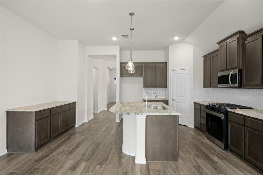 7740 Gatevine- Kitchen-3