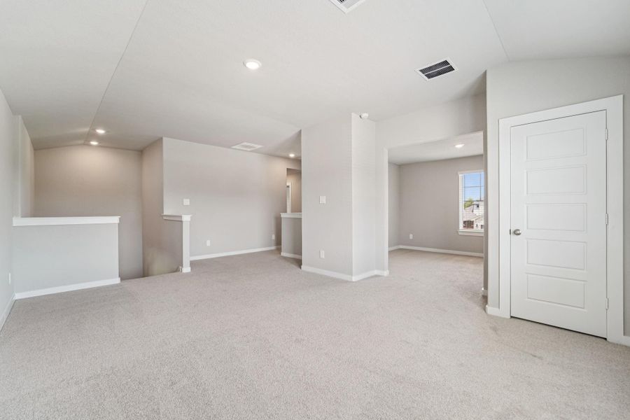 Spacious, unfurnished interior of a new home in Southwinds, Baytown (Image 13). Spacious, unfurnished interior of a new home in Southwinds, Baytown (Image 13).