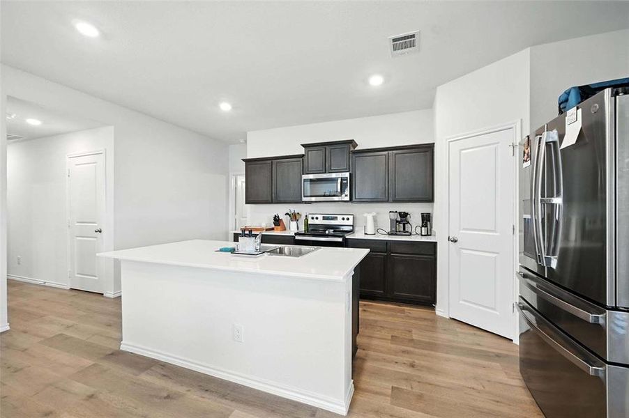 Furnished interior view inside a new home in , Sherman (Image 37).
