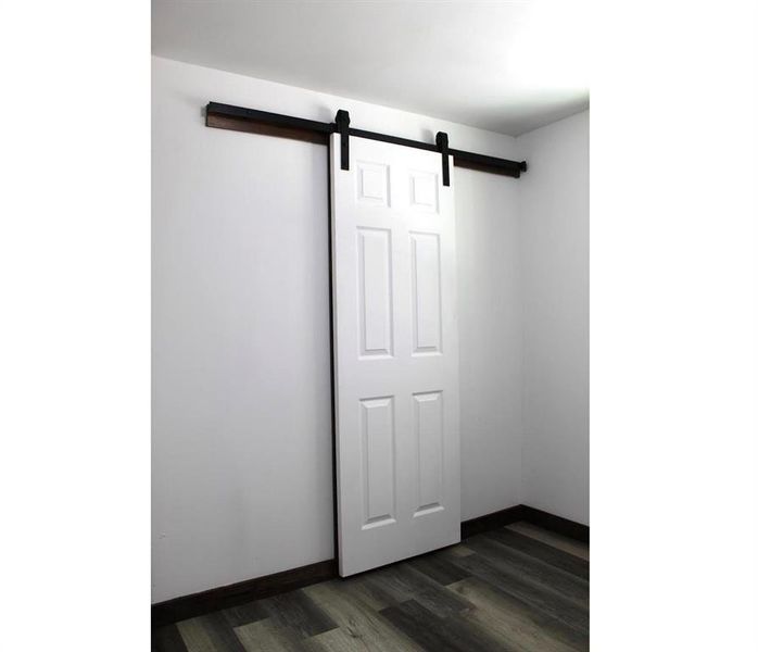 Spacious, unfurnished interior of a new home in , Whitney (Image 7).