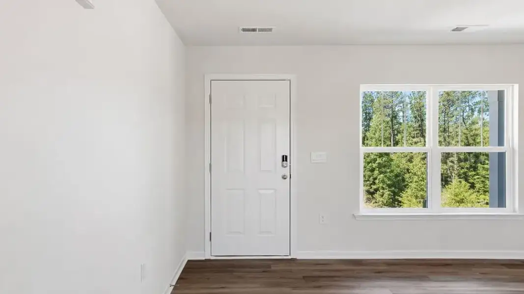 Spacious, unfurnished interior of a new home in Baxter Village, Boiling Springs (Image 19).