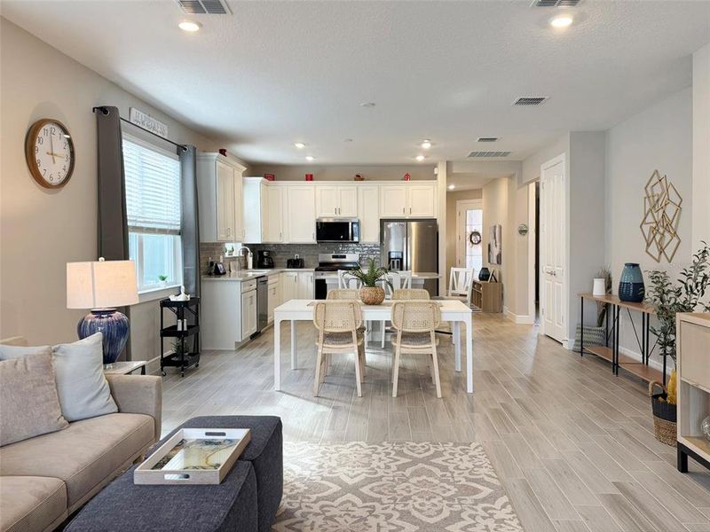 Furnished interior view inside a new home in Del Webb Oasis, Winter Garden (Image 12).