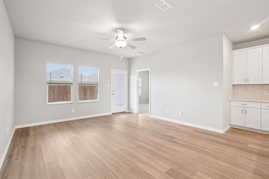 Spacious, unfurnished interior of a new home in Eastridge - Spring Series, McKinney (Image 18).